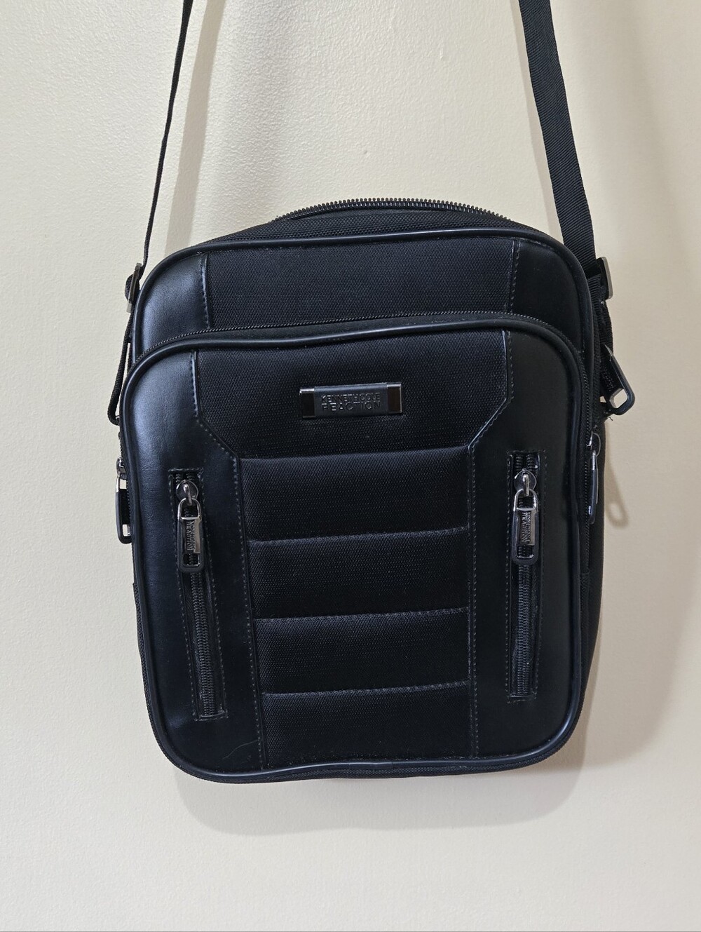 Kenneth Cole Reaction Cross Body Laptop Tablet Bag
